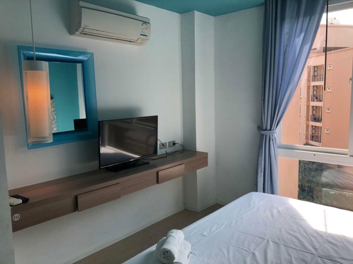 Atlantis Condo Resort Jomtien Exterior photo
