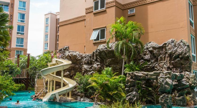 Atlantis Condo Resort Jomtien Exterior photo