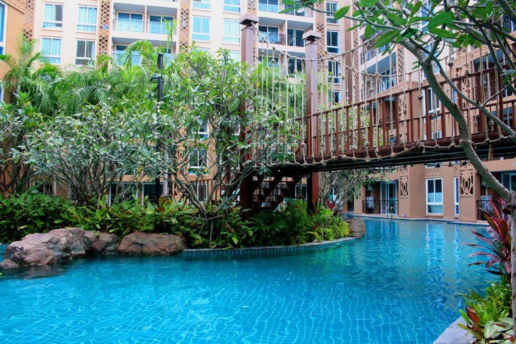 Atlantis Condo Resort Jomtien Exterior photo